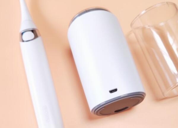 牙刷充電方式選擇：電動牙刷是無線充電好還是有線好？